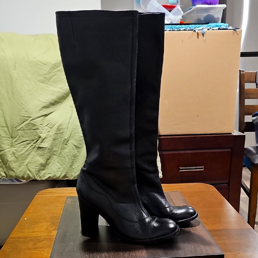Gianni Bini Black Leather Heeled Boots Timeless Design